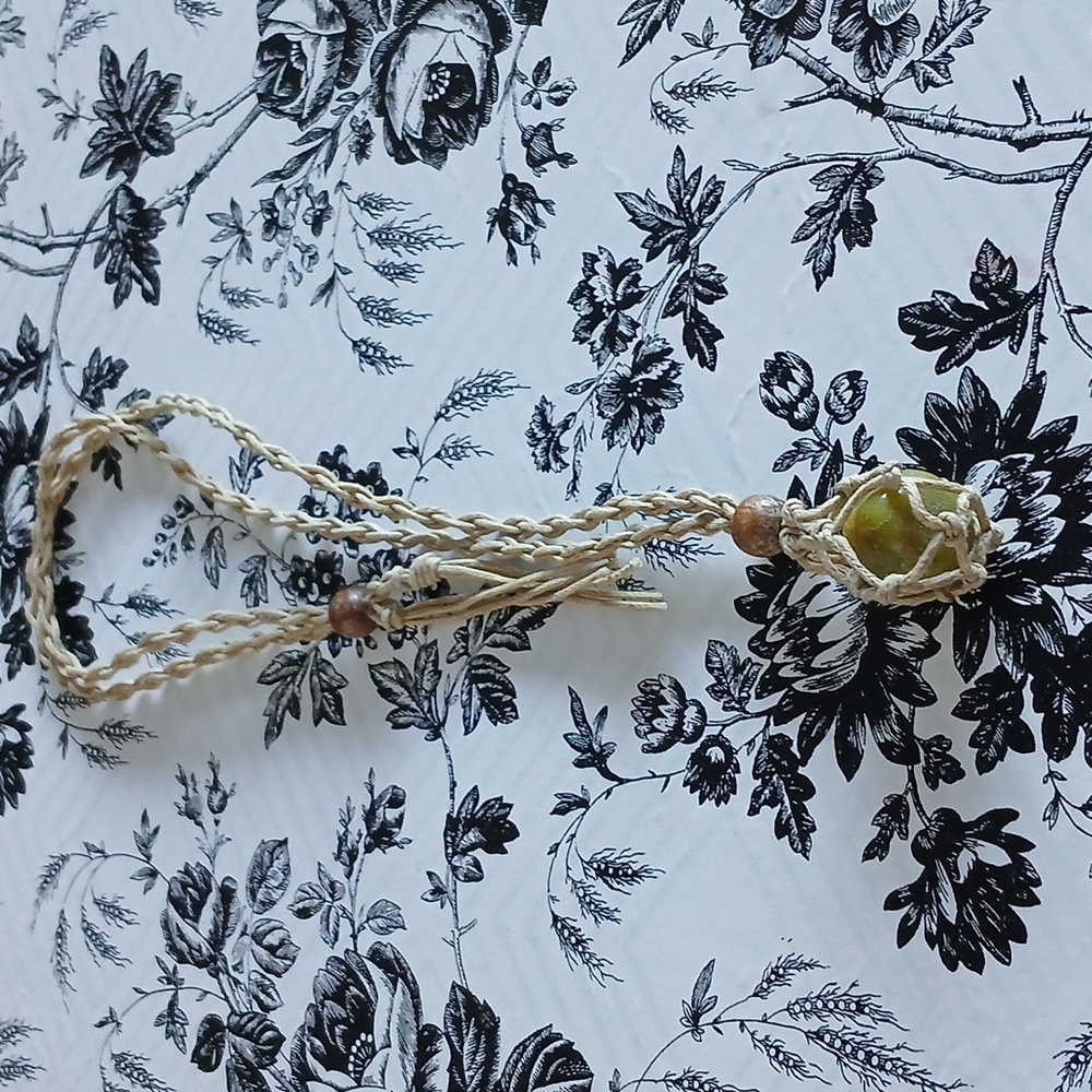 Handcrafted Adjustable‎ Macrame Braided Hanger Basket Green Bead Stone Necklace